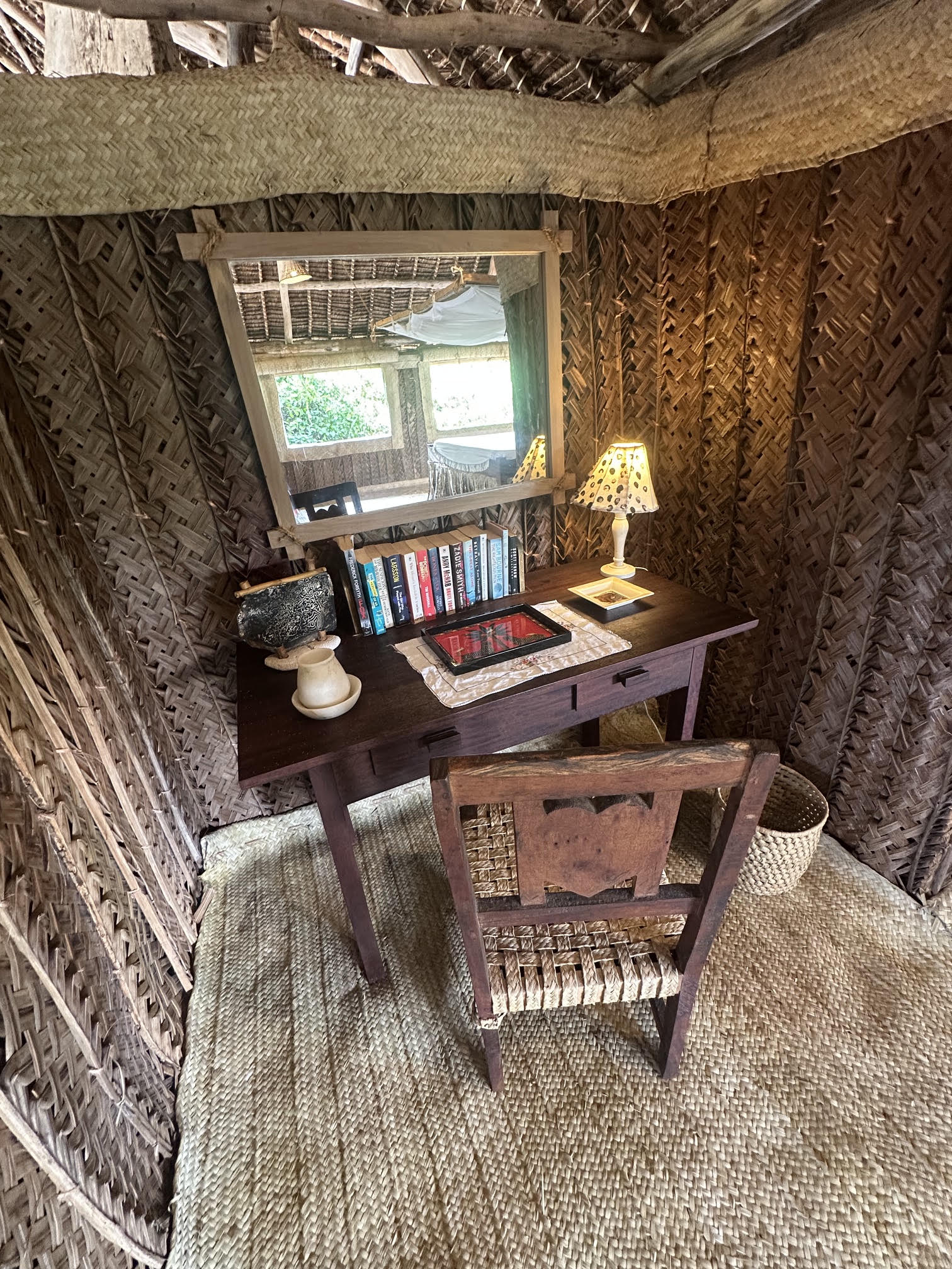 Family Banda Desk (Sunbird)